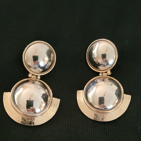 Jewelry - Vintage RETRO-Gold Tone Double Disc Drop Earrings -Clip Ons